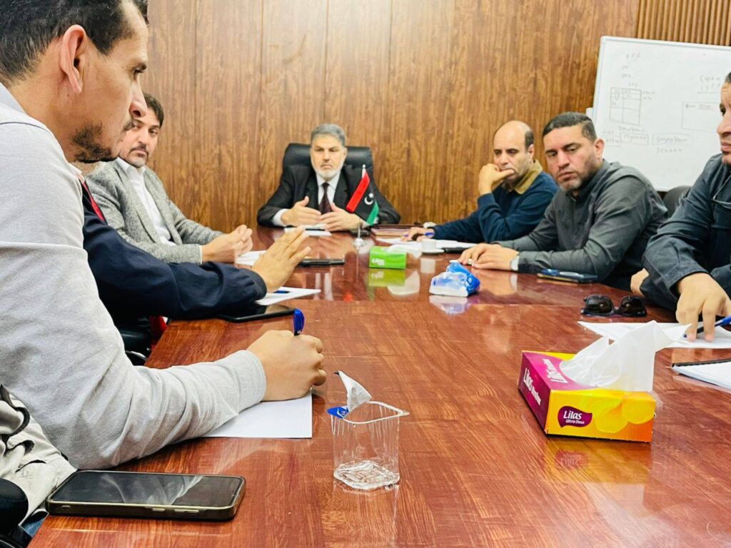 اجتماع لمتابعة سير تنفيذ مشروع 60 وحدة سكنية بوسليم والتأكيد على الالتزام بالجداول الزمنية